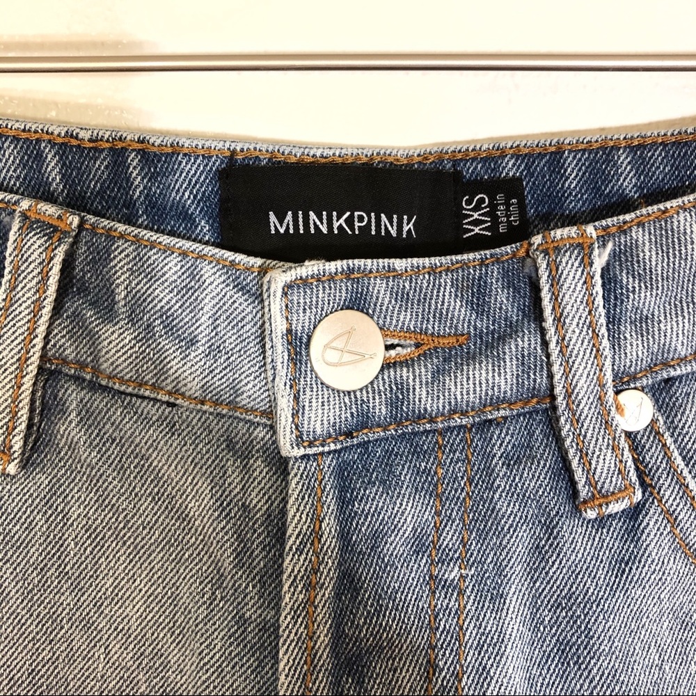 MinkPink jean shorts mid rise medium wash XXS - Picture 3 of 7